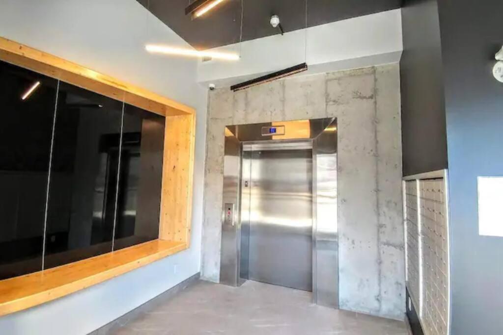 Good Vibes Only -Modern And Spacious 2 Bedroom Condo 4 Beds Free Parking, Gym Quebeque Exterior foto